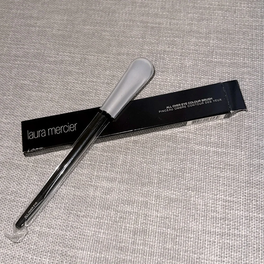 Laura Mercier All Over Eye Colour Brush
